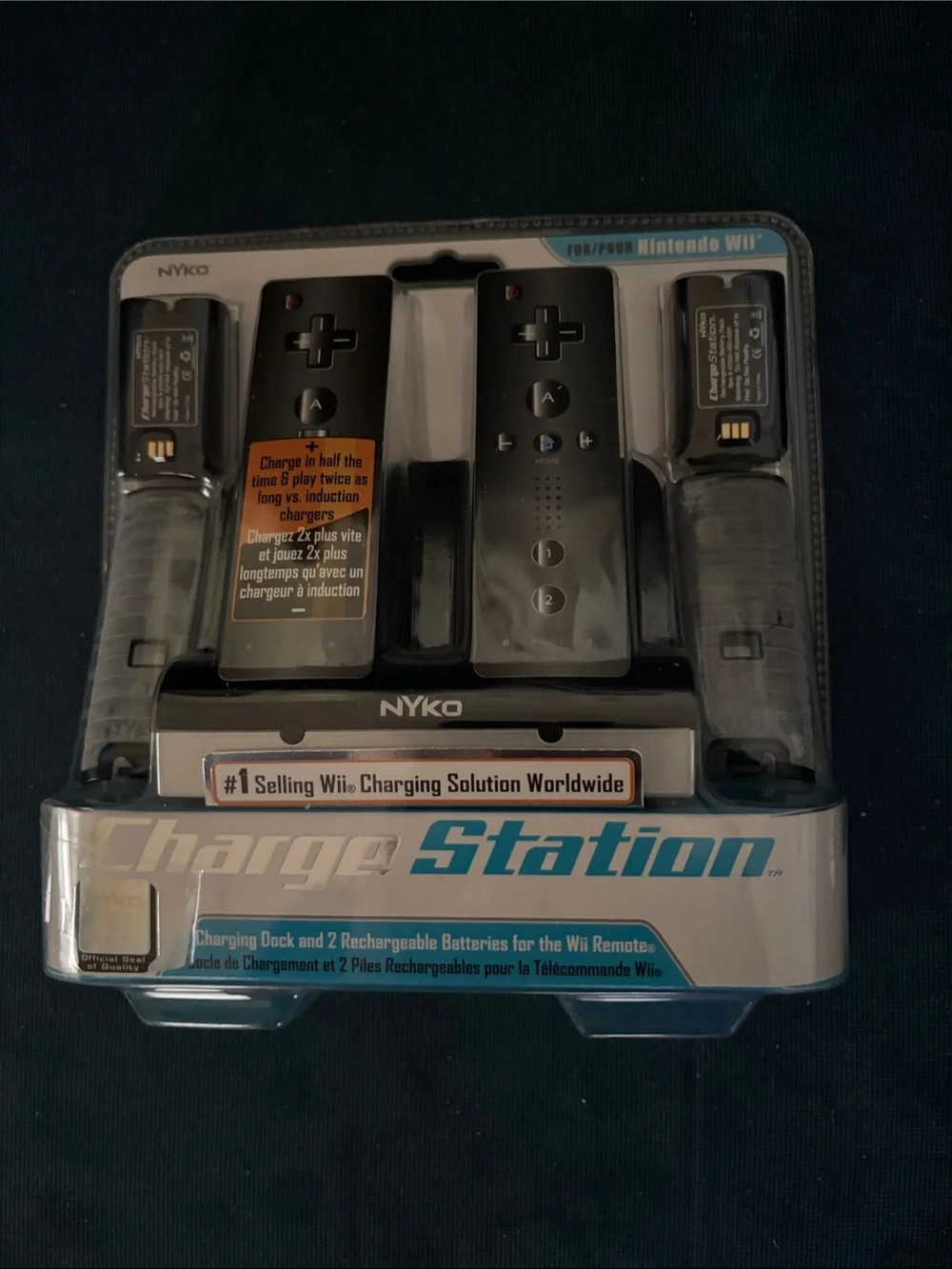 Nintendo Wii Black Charging Station with Rechargeable Battery Packs Brand New
